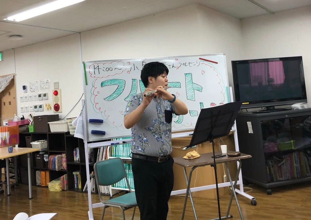多摩センター デイサービスでのフルート演奏
